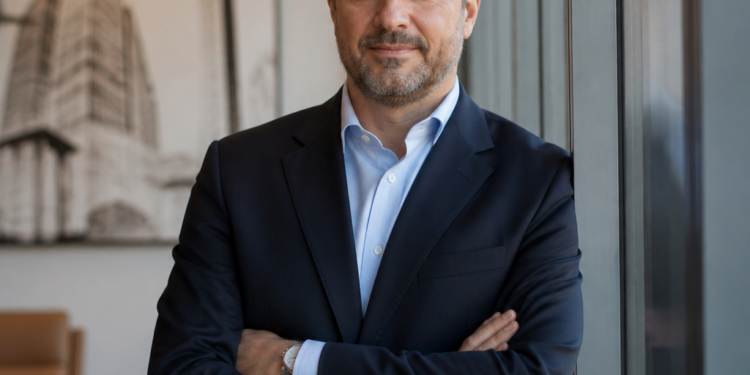 Estanislao Bachrach: “La toma de decisiones no depende de lo que tengo, sino de lo que soy y lo que quiero ser”