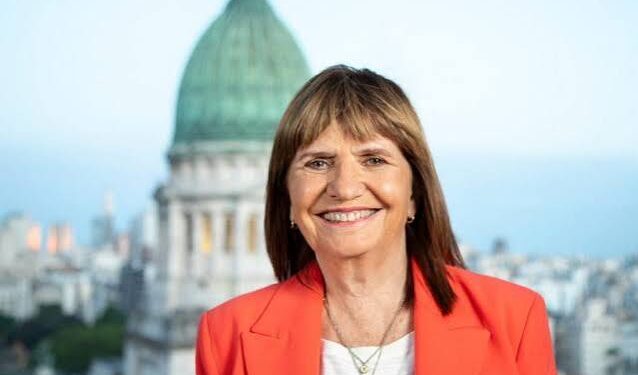 Bullrich intenta suspender la sesión del Senado ante el escándalo Adorni