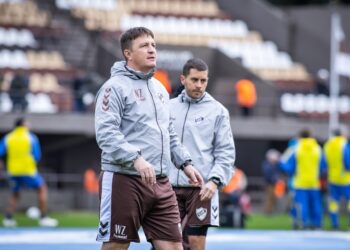 A una semana de los octavos de Libertadores, Platense despidió a su entrenador
