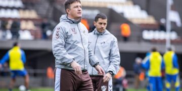 A una semana de los octavos de Libertadores, Platense despidió a su entrenador