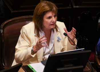 Gobierno decide suprimir la cláusula de venta de tierras tras la oposición de gobernadores aliados