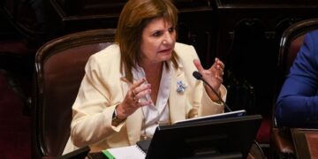 Gobierno decide suprimir la cláusula de venta de tierras tras la oposición de gobernadores aliados