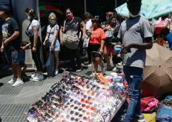 La venta informal en la Ciudad disminuyó más del 22% en julio: los rubros predominantes