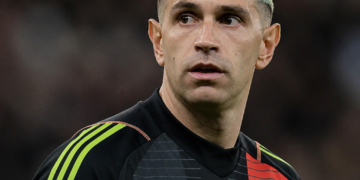 Emiliano Martínez se une a Chelsea tras dejar Aston Villa