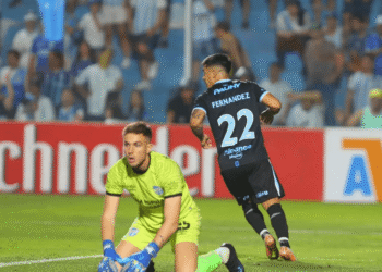 Empate sin goles entre Atlético Tucumán y Belgrano en un partido sin ocasiones