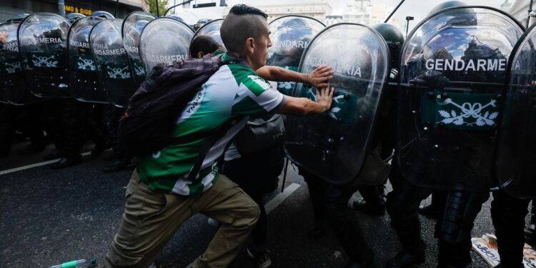 El gobierno nacional inicia acciones legales por un supuesto atentado contra la democracia