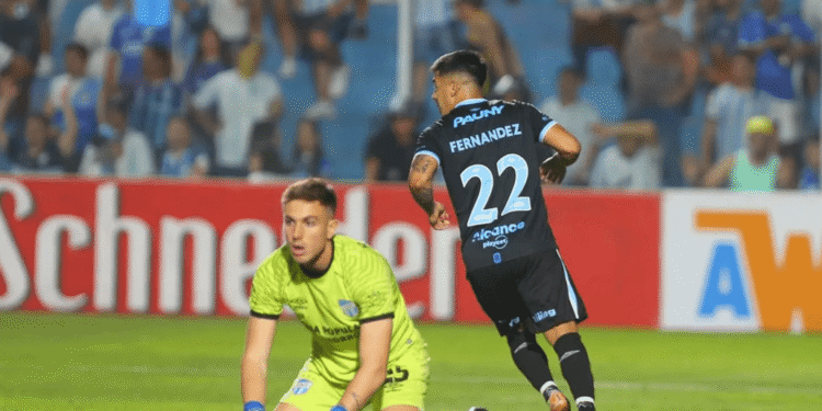 Empate sin goles entre Atlético Tucumán y Belgrano en un partido sin ocasiones