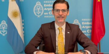 Reconocimiento a Sabino Vaca Narvaja como ‘Embajador de la Amistad de la Ruta de la Seda’