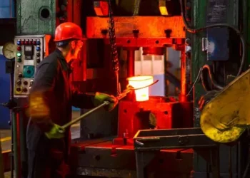 La capacidad instalada en la industria repunta levemente en junio, aunque la inactividad persiste por encima del 40%