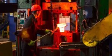 La capacidad instalada en la industria repunta levemente en junio, aunque la inactividad persiste por encima del 40%