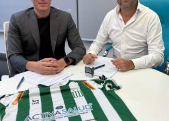 Falta de mérito para exdirectivos de Banfield en una causa de estafa vinculada al financista de la AFA