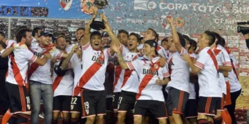 Impacto en el entorno de River tras la eliminación en la Copa Sudamericana: reacciones de jugadores y críticas a la dirigencia