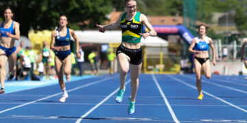 Elena Cambiolo: La atleta que conquista a todos corriendo con anteojos