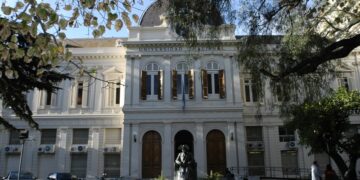 Desesperada búsqueda de un estudiante de 21 años que desapareció tras ir a entregar un trabajo en La Plata