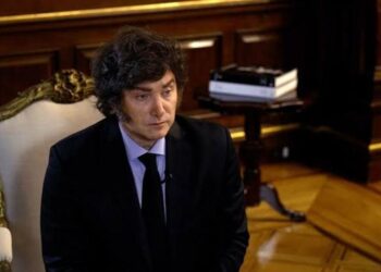 Milei propone un modelo de negociación con Gran Bretaña inspirado en Hong Kong para la cuestión Malvinas