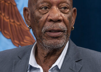 Morgan Freeman convirtió en 2014 un extenso rancho en un santuario para abejas con 26 colmenas