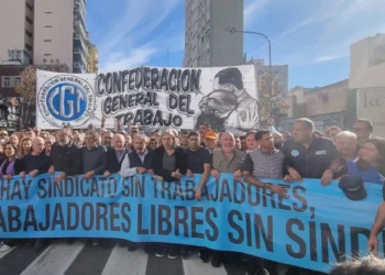 La CGT canceló la marcha por el Día de la Industria y eligió un acto institucional