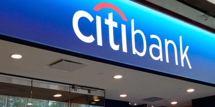 El análisis de Citibank ante la suba del riesgo país: confusión en el mercado y la metáfora de la venta de terrenos desde el pozo
