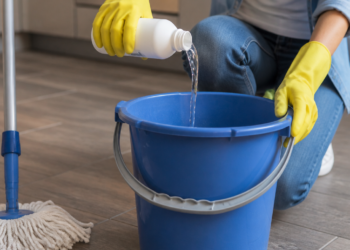 Uso de agua oxigenada en la limpieza de pisos: beneficios y precauciones
