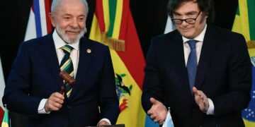 Milei critica la política fiscal de Lula en Brasil y evoca la crisis de 2001 en Argentina