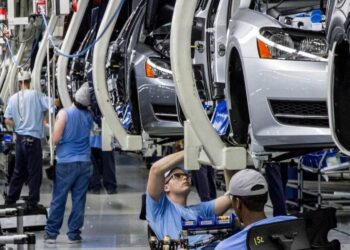 La actividad económica creció levemente en agosto, pero aún se enfrentan riesgos de recesión