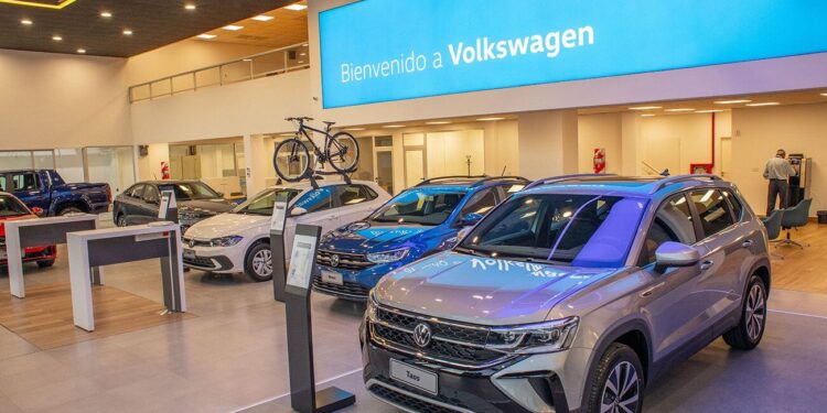 Crecimiento de la electromovilidad en Argentina: un 19,6% de los autos patentados en septiembre fueron híbridos o eléctricos
