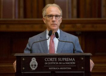 El voto en disidencia de Rosenkrantz sobre la ley de tierras: crítica a la reacción social y el uso del ambiente como justificación