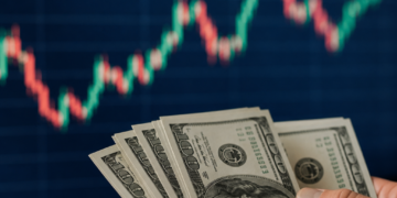 Pronósticos sobre el dólar en noviembre sin intervención gubernamental según la nueva banda cambiaria