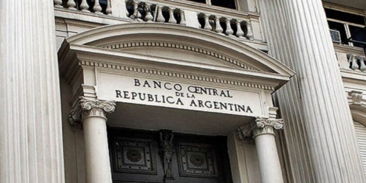 La morosidad financiera comienza a descender y el crédito se recupera con tasas más accesibles