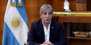 Caputo presenta una perspectiva optimista en el FMI: “La gente está valorando los datos reales”