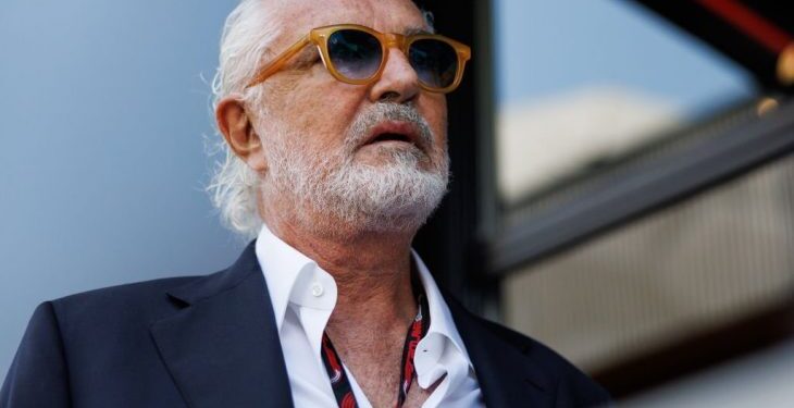 Flavio Briatore sorprende en conferencia y apoya a Franco Colapinto: “El pasado es el pasado”