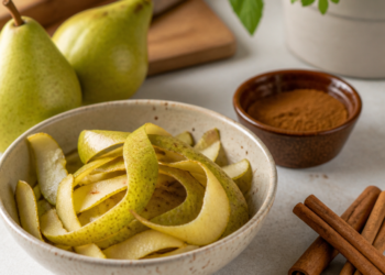 Guardá las cáscaras de pera: con canela podés preparar un aromatizante casero