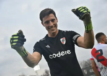 El futuro de Santiago Beltrán: la propuesta que River aguarda de la Fiorentina y las negociaciones para su renovación